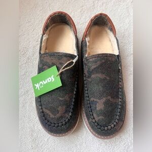 NWT Sanuk Cozy Vibe Low Camouflage Slip-On Shoes Men Size 9